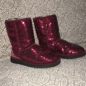 EXCELLENT CONDITION pink sequin Uggs!